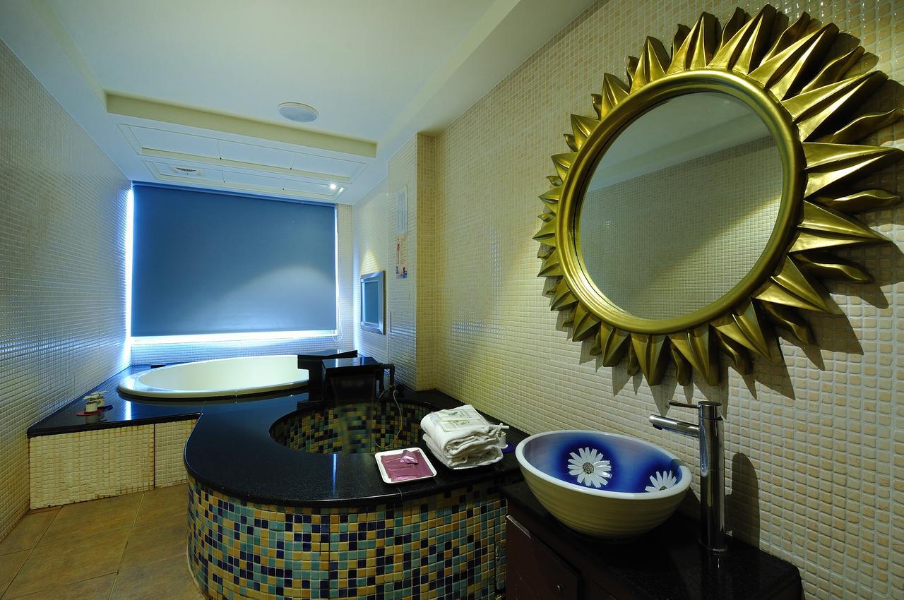Jin Spa Resort Hotel Jinshan Bagian luar foto